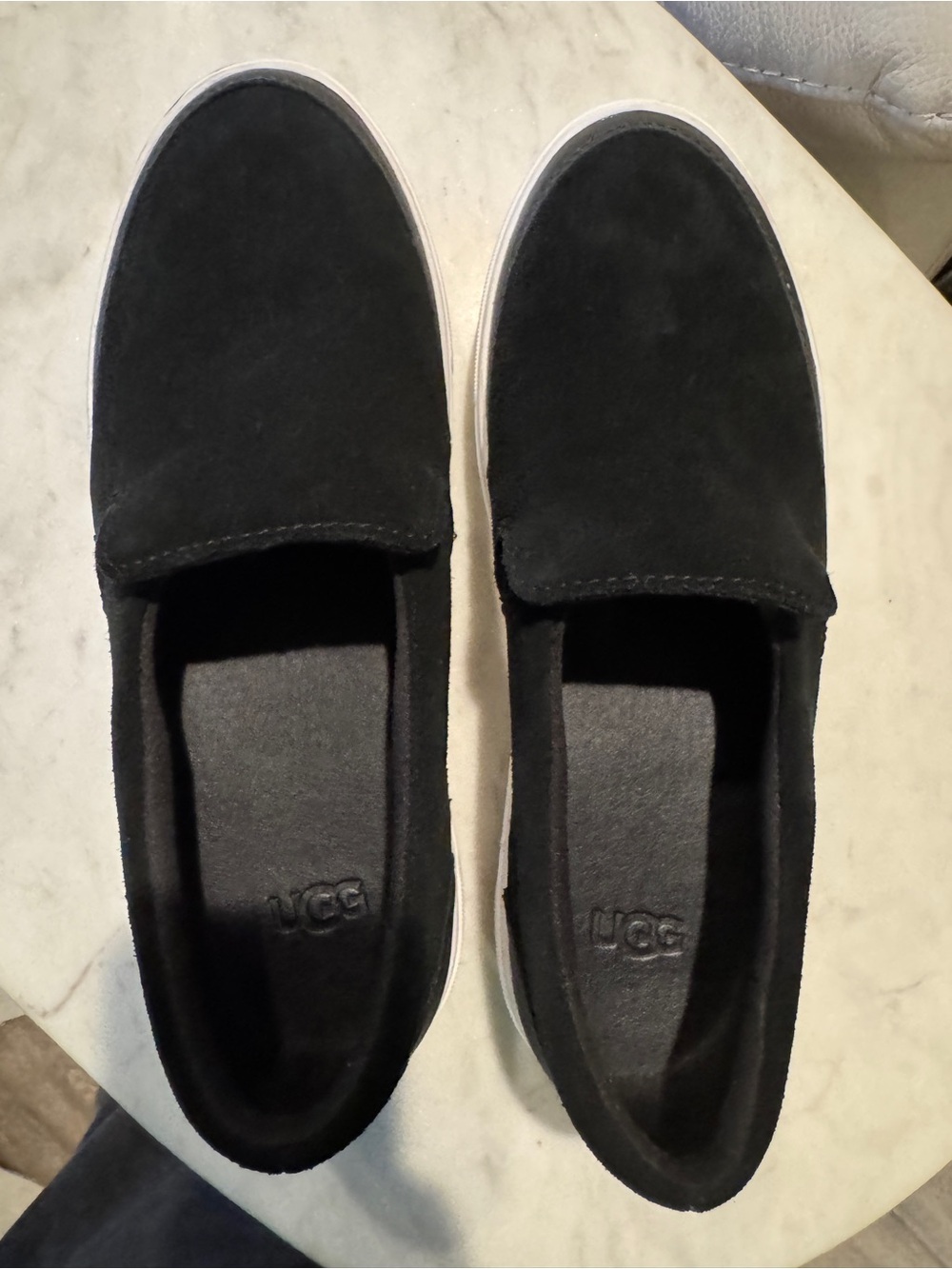 UGG Zilo slip-on sneakers in black suede / platform sole